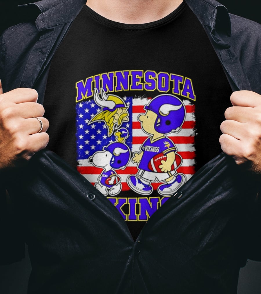 Minnesota Vikings Snoopy Woodstock American Flag Football 2026 T-Shirt