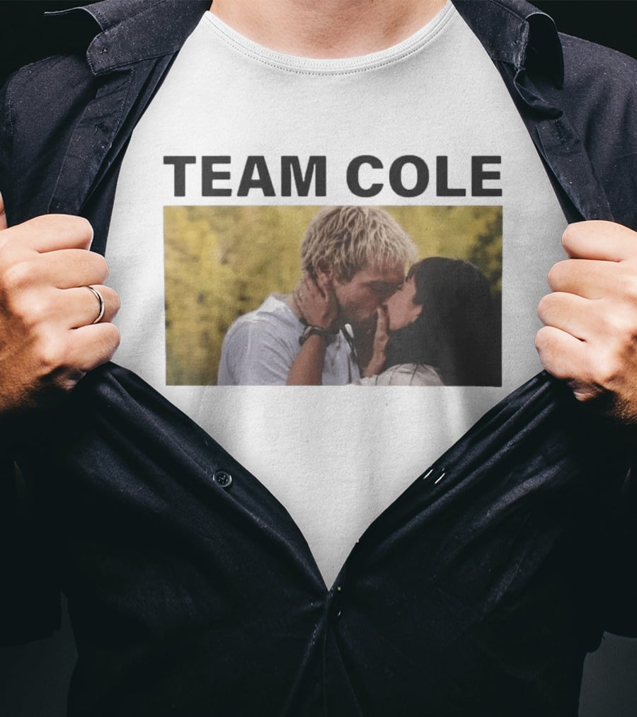 Team Cole Romantic Kiss Scene T-Shirt