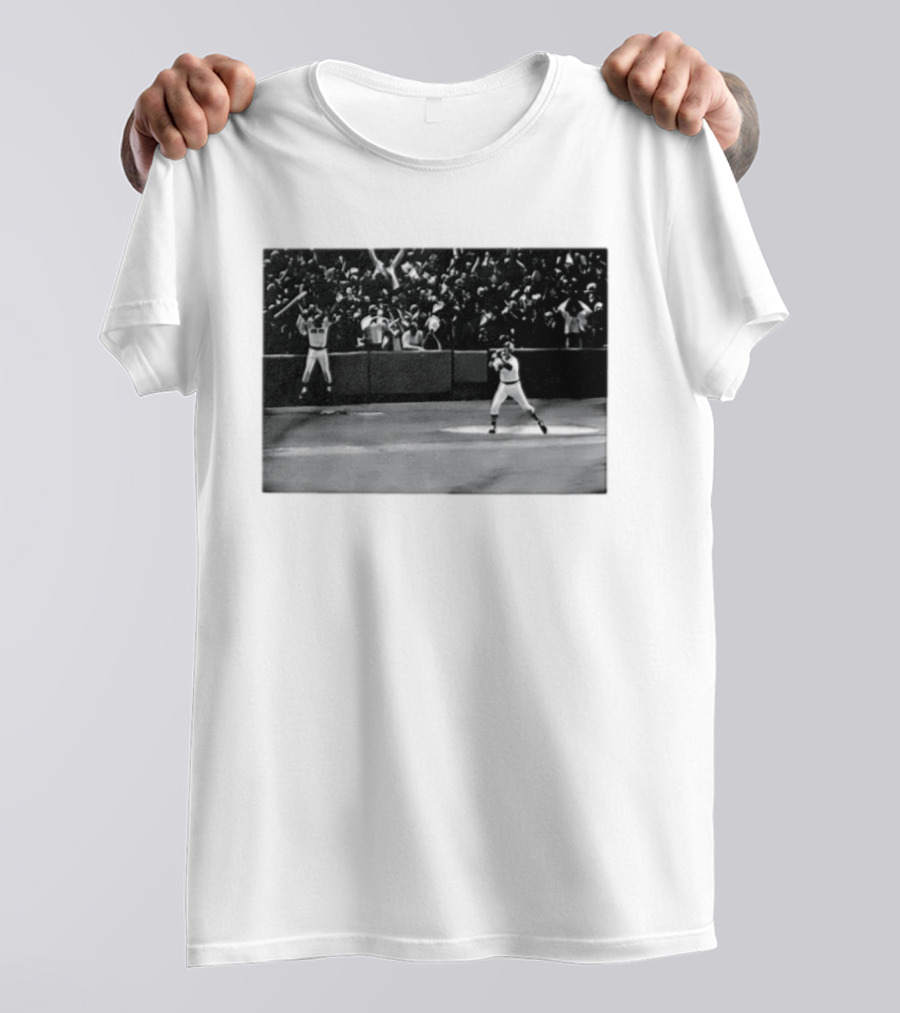 Carlton Fisk No 27 Boston Red Sox Baseball Iconic Home Run Moment T-Shirt