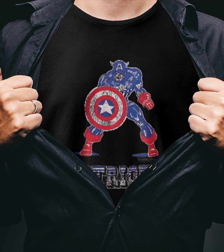 Patriots Captain America Shield Distressed Look T-Shirt