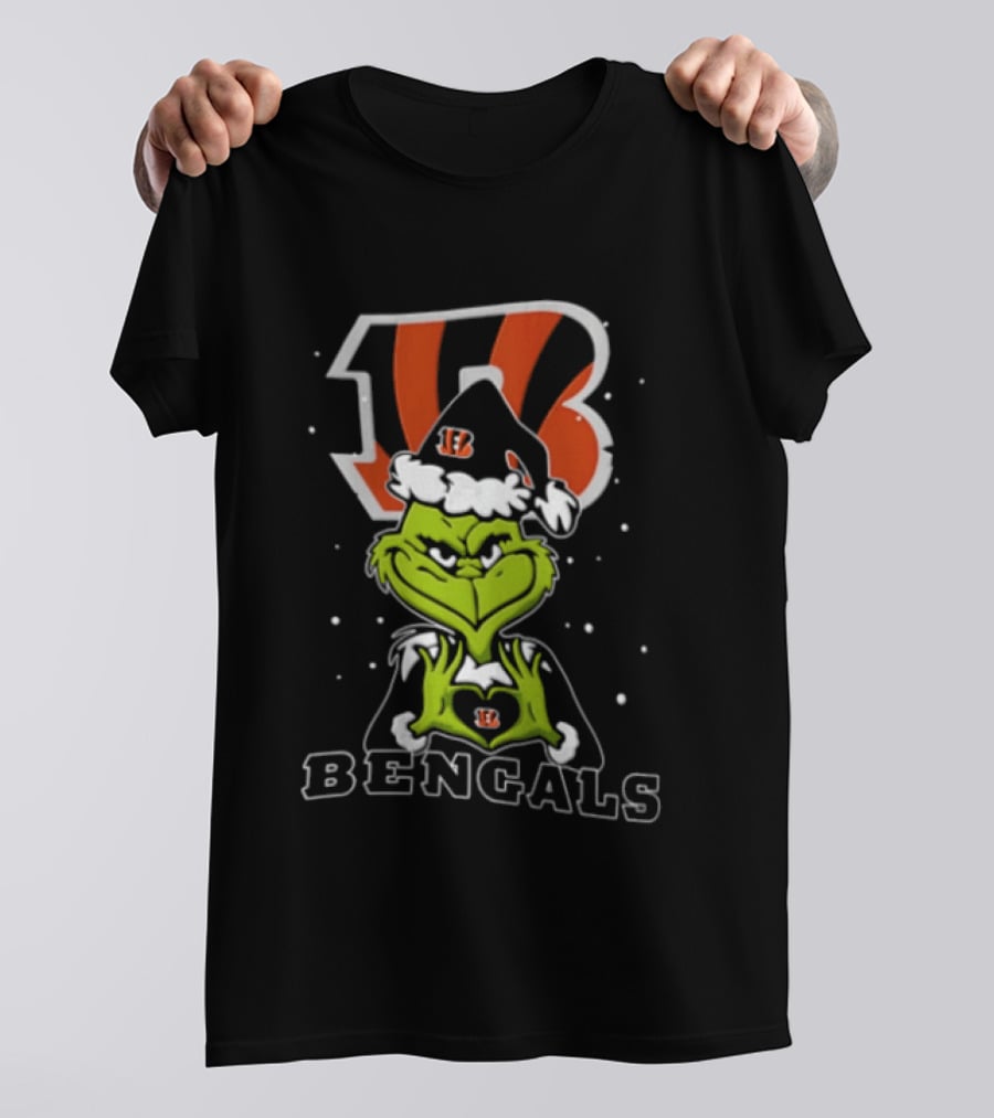 Cincinnati Bengals Grinch Making Heart Hands Christmas T-Shirt