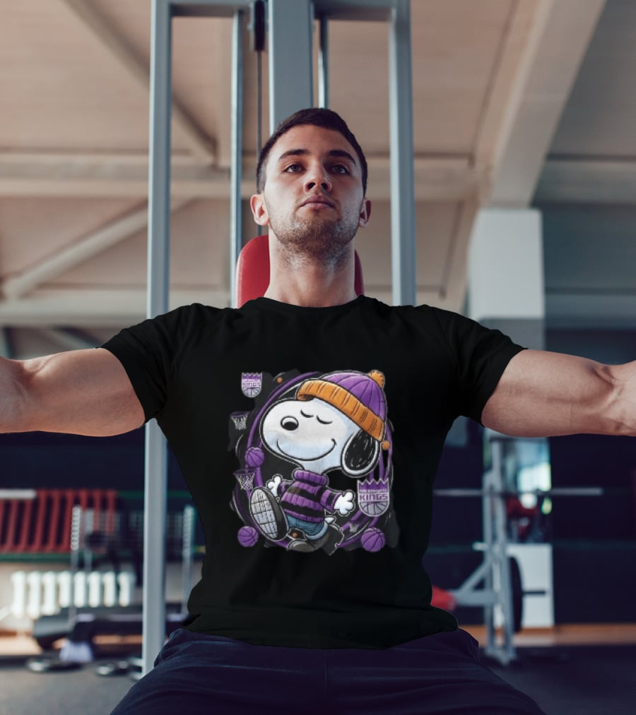 Sacramento Kings NBA Snoopy Walking Beanie Striped Basketball Hoops T-Shirt