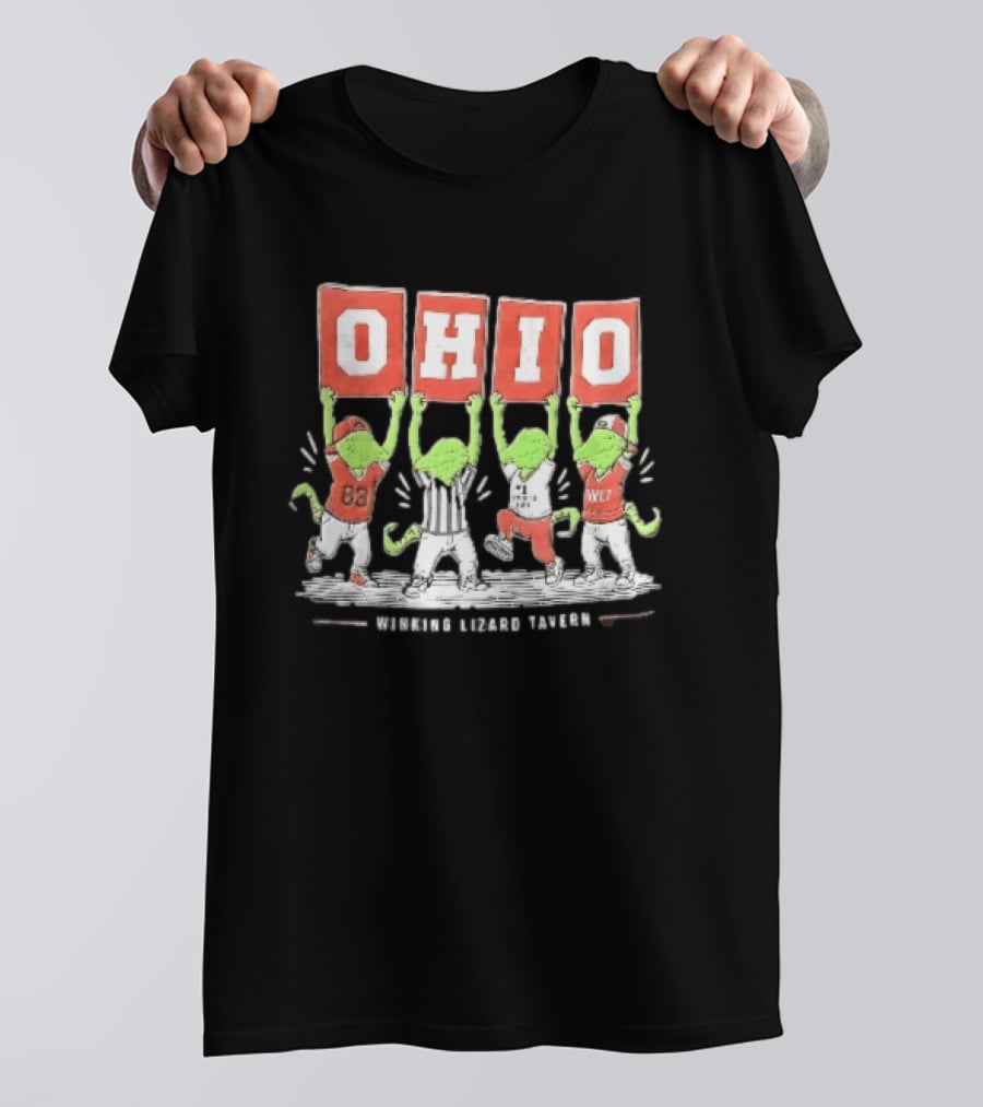 Winking Lizard Tavern Ohio 83 WLT Four Cartoon Green Lizards Holding OHIO Signs T-Shirt