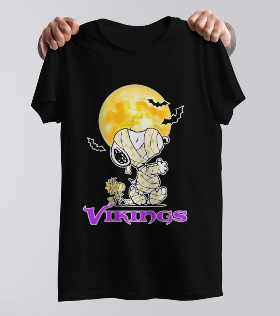 Snoopy Woodstock Vikings Halloween Mummy Moon T-Shirt