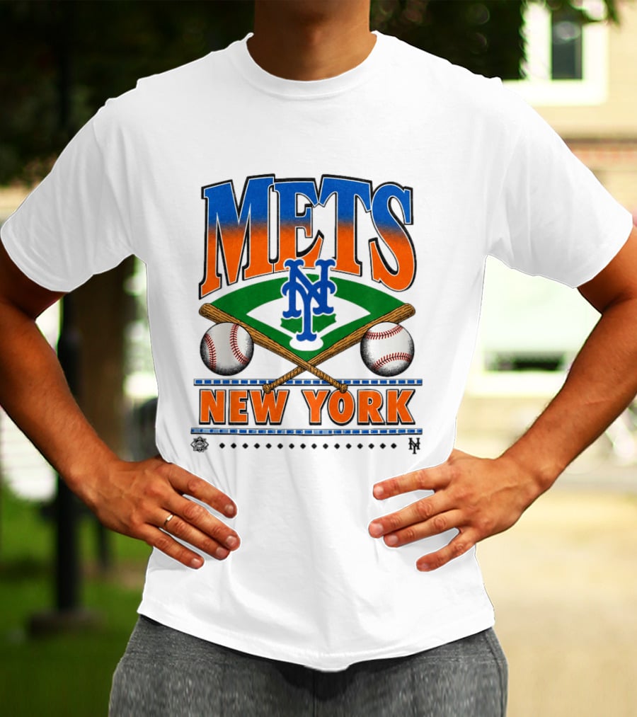 Mets New York Baseball NYC Team Two Bats Two Baseballs Crossed Bat T-Shirt