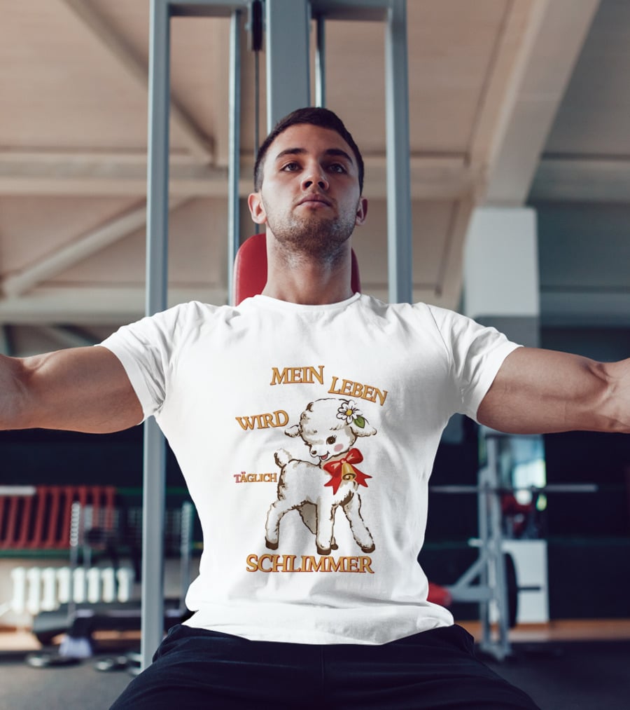 Mein Leben Wird Täglich Schlimmer Süßes Lamm Mit Glocke Und Blume T-Shirt