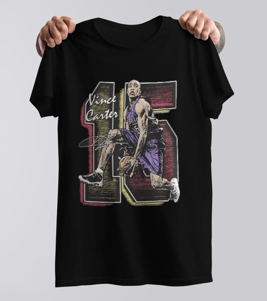Vince Carter Toronto Raptors Number 15 Dunking Action Grunge T-Shirt