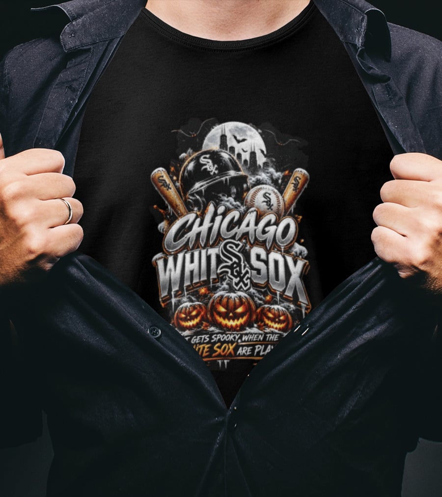 Chicago White Sox It Gets Spooky When The White Sox Are Playing Halloween T-Shirt