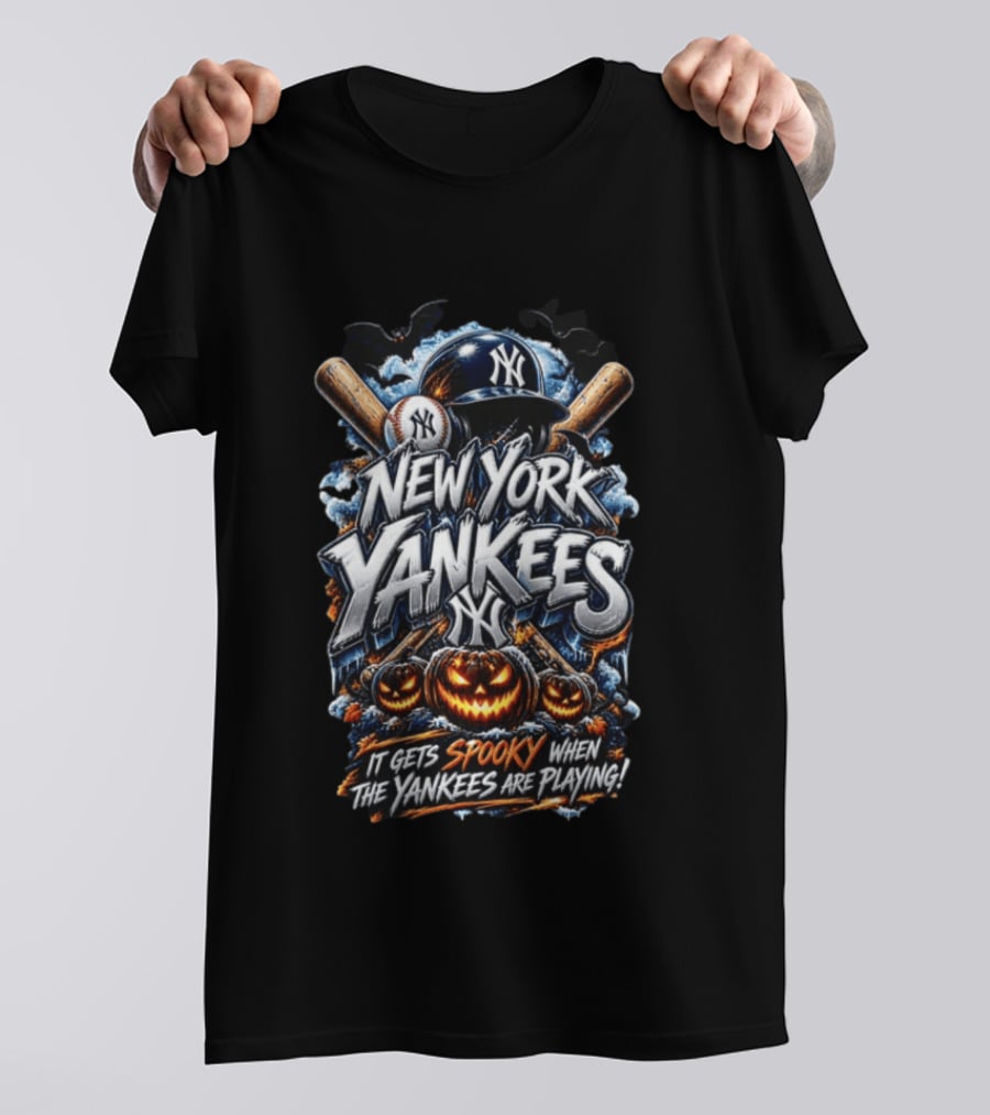 New York Yankees It Gets Spooky When The Yankees Are Playing Halloween MLB T-Shirt