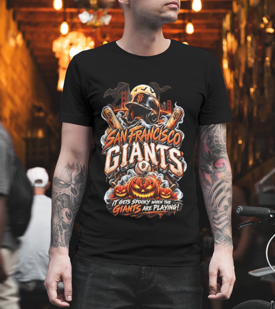 San Francisco Giants It Gets Spooky When The Giants Are Playing Halloween T-Shirt