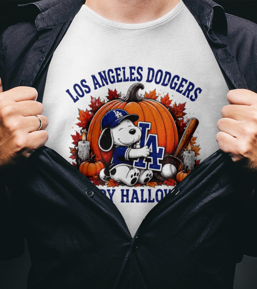 Los Angeles Dodgers Snoopy Hugging Pumpkin Happy Halloween Baseball T-Shirt