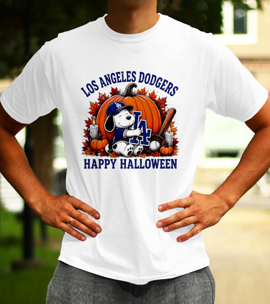 Los Angeles Dodgers Snoopy Hugging Pumpkin Happy Halloween Baseball T-Shirt