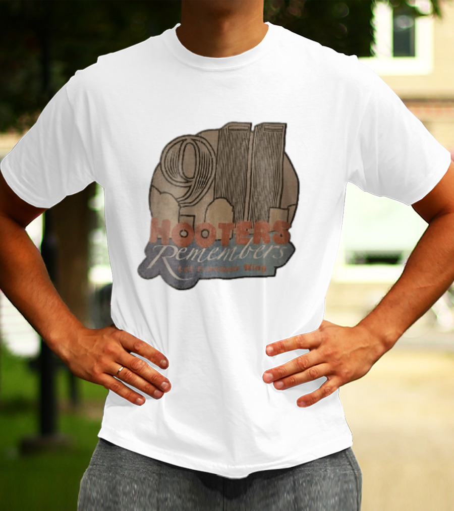 Hooters 911 Remembers Let Freedom Wing Twin Towers City Skyline T-Shirt