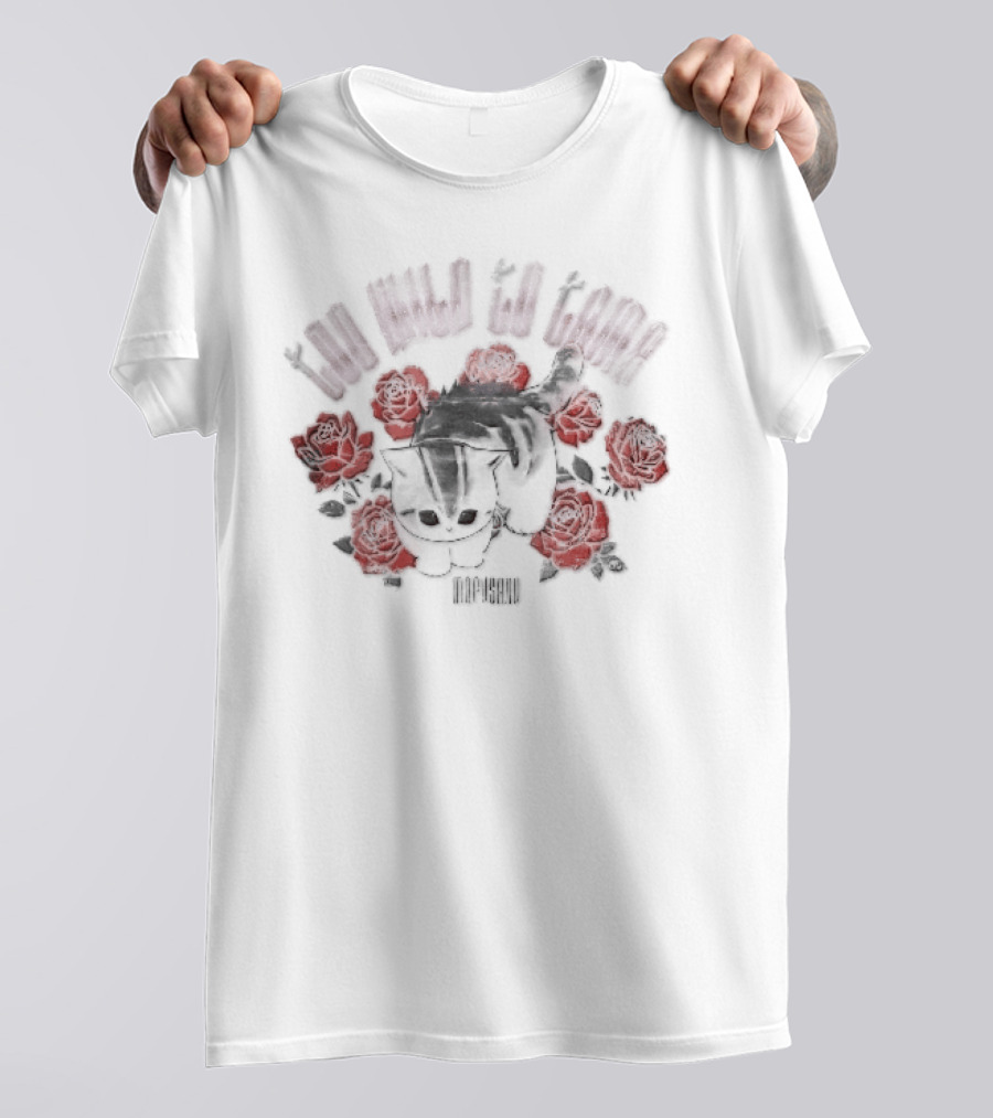Mofusand Distressed Striped Kitten Surrounded By Red Roses Too Wild To Tame T-Shirt