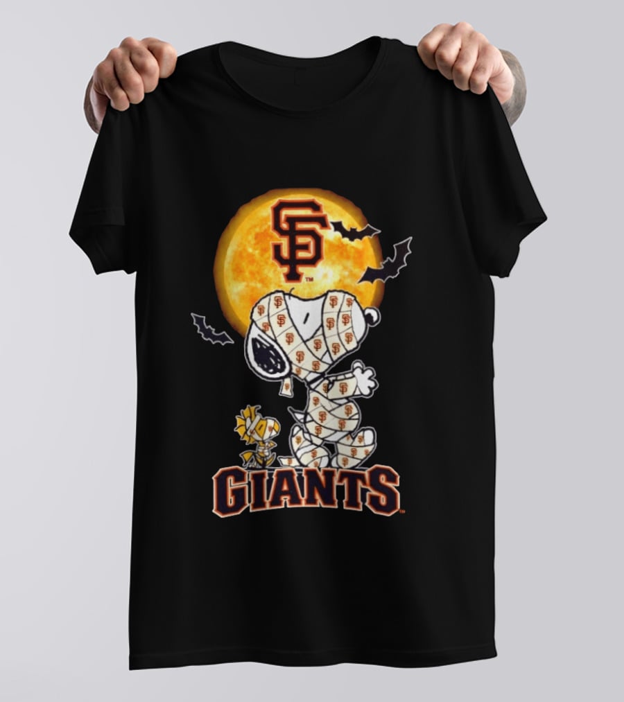 San Francisco Giants Snoopy Woodstock Mummy Halloween Moon T-Shirt