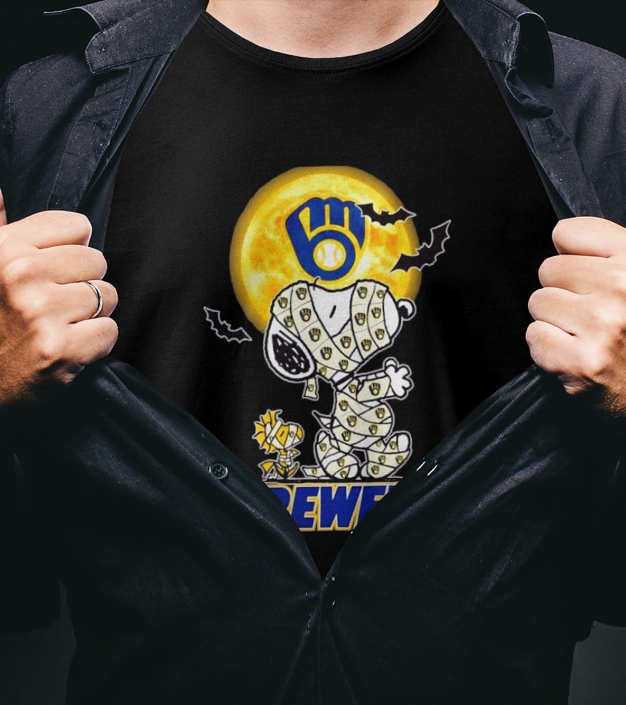 Milwaukee Brewers Snoopy Woodstock Mummy Halloween Moon Bats T-Shirt