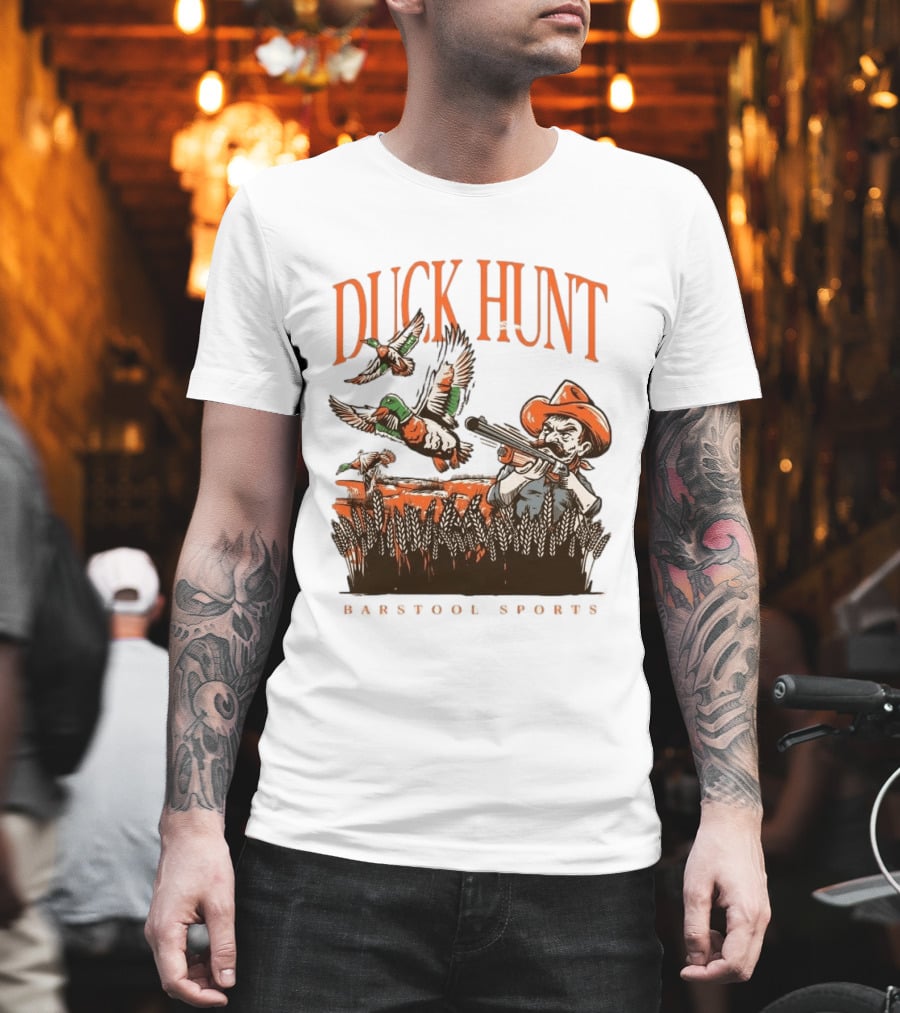 Duck Hunt Barstool Sports Vintage Hunting Scene T-Shirt