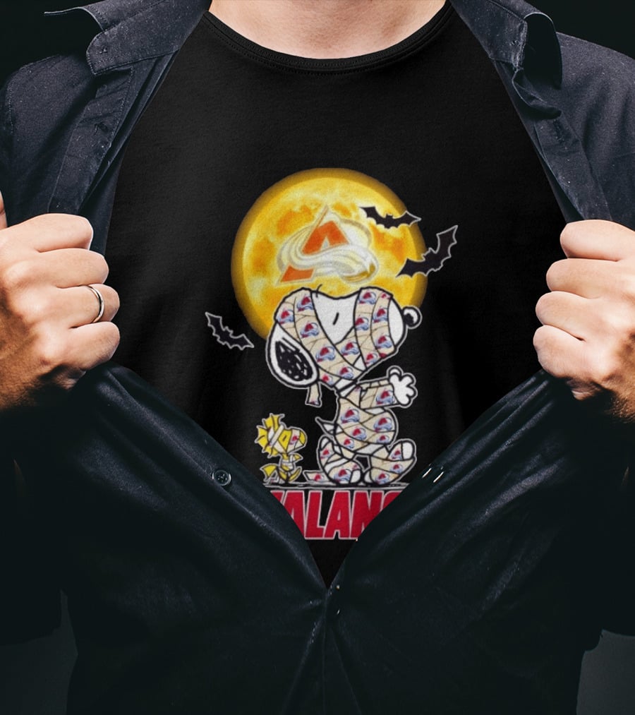 Colorado Avalanche Snoopy Woodstock Halloween Mummy Full Moon Bats T-Shirt