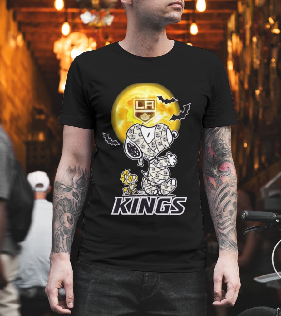 Los Angeles Kings Snoopy Woodstock Mummy Halloween Moon T-Shirt