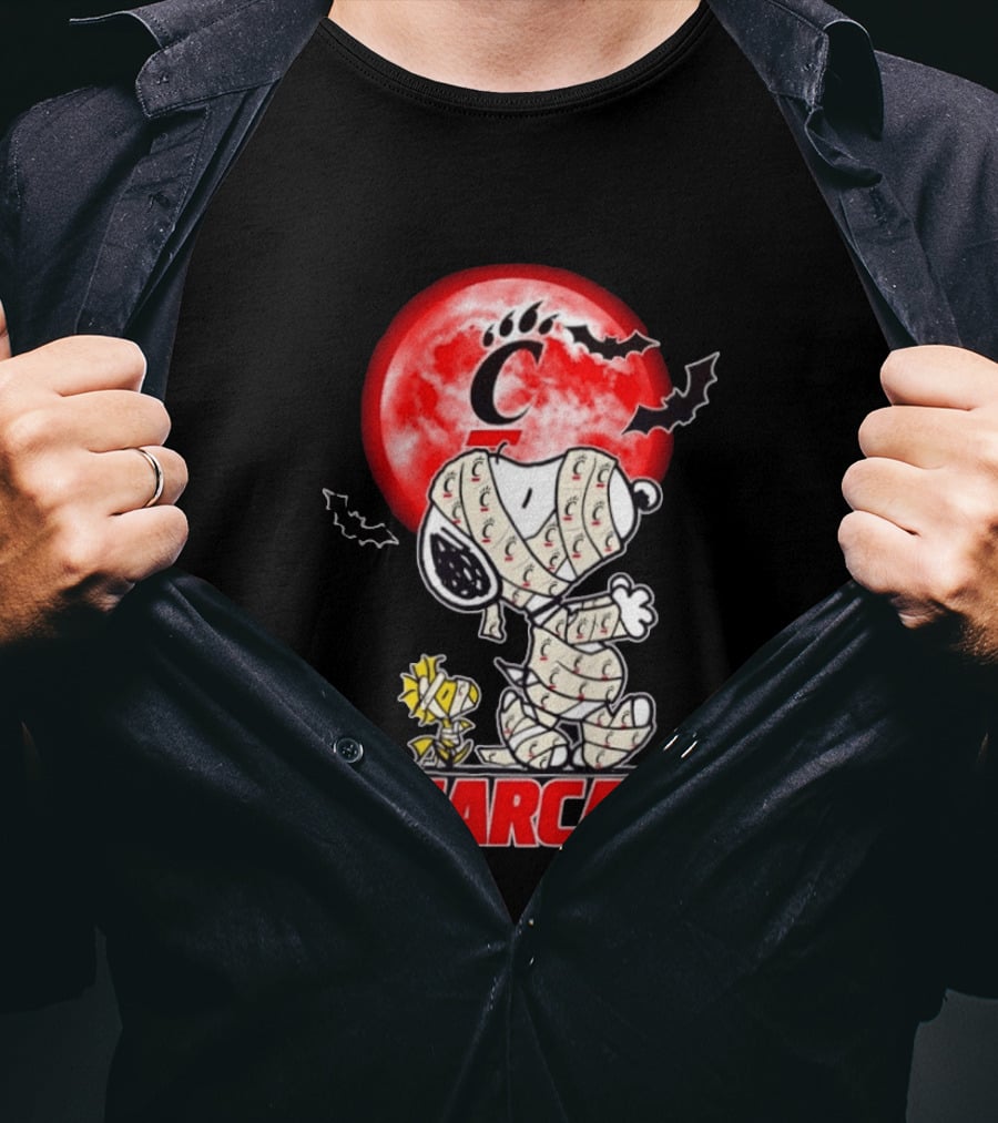 Cincinnati Bearcats Snoopy Woodstock Mummy Halloween Moon T-Shirt