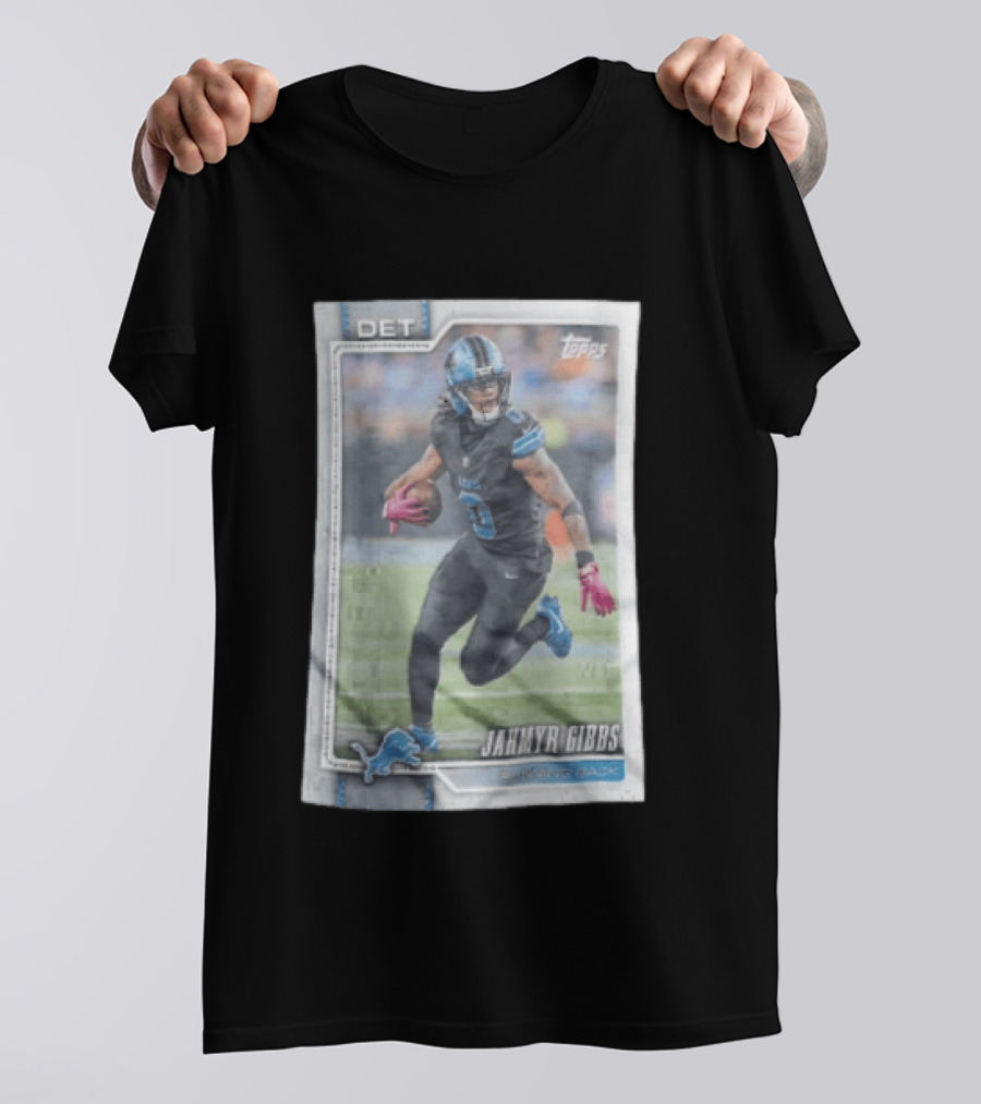 DET 2026 Topps Jahmyr Gibbs Detroit Lions Running Back T-Shirt