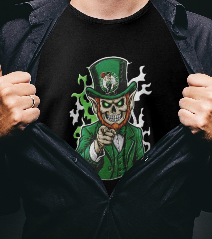 Boston Celtics Skull Leprechaun Pointing Distressed Flag Basketball Fan T-Shirt