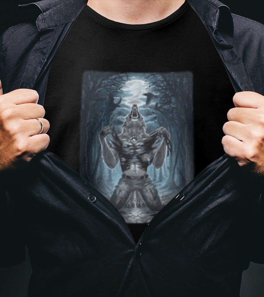 Howling Werewolf Under Full Moon In Dark Forest With Ravens T-Shirt