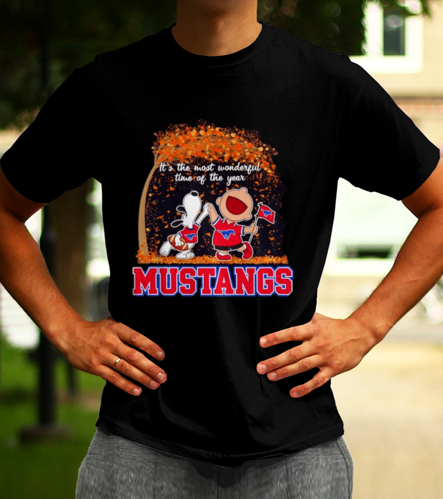Snoopy And Charlie Brown Dancing SMU Mustangs It's The Most Wonderful Time Of The Year T-Shirt