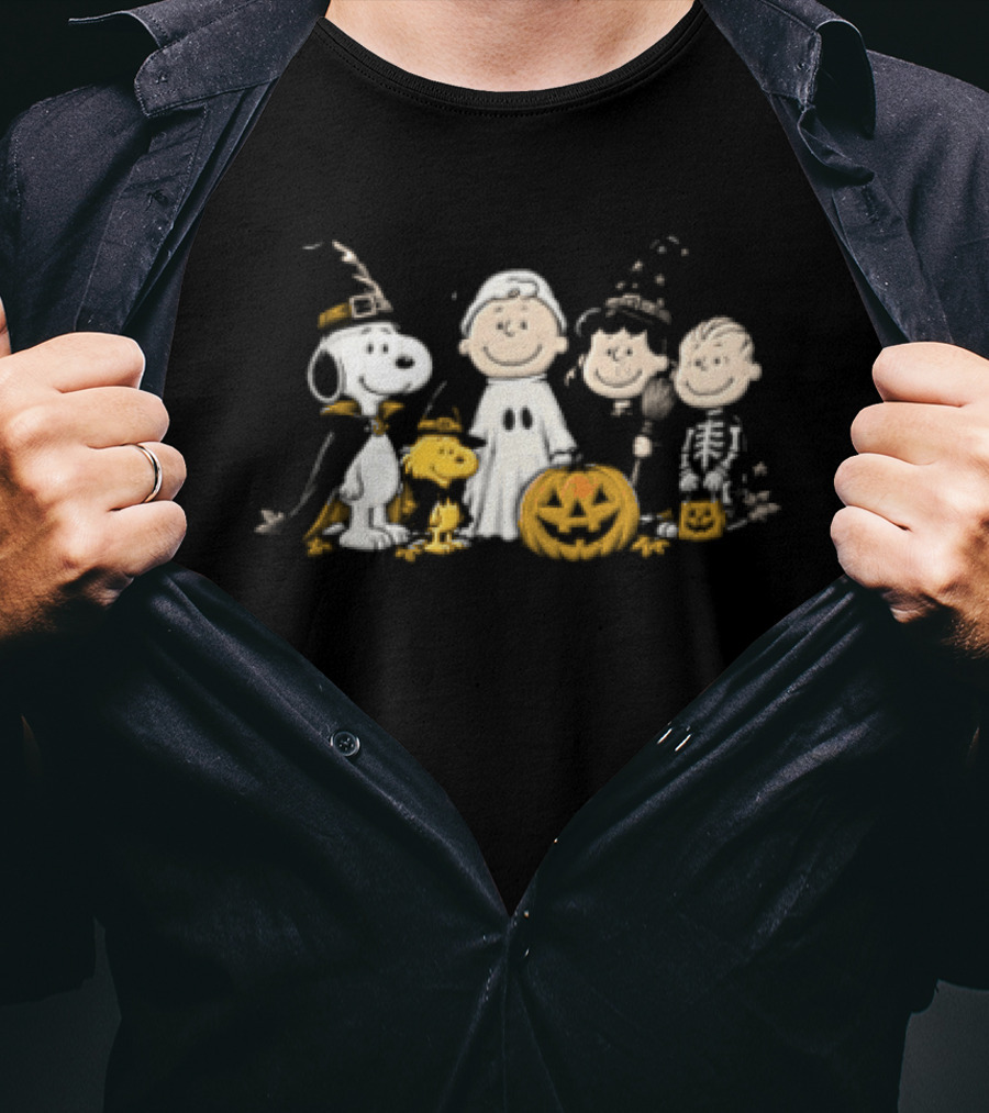 Charlie Brown Peanuts Gang Halloween Costumes Pumpkin Snoopy Woodstock T-Shirt