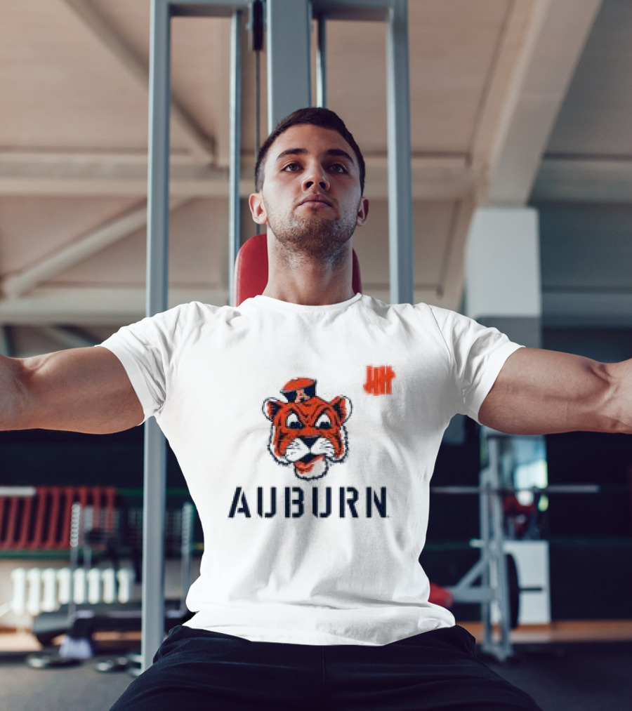 Undefeated Auburn Tiger Emblem With Retro Cap T-Shirt