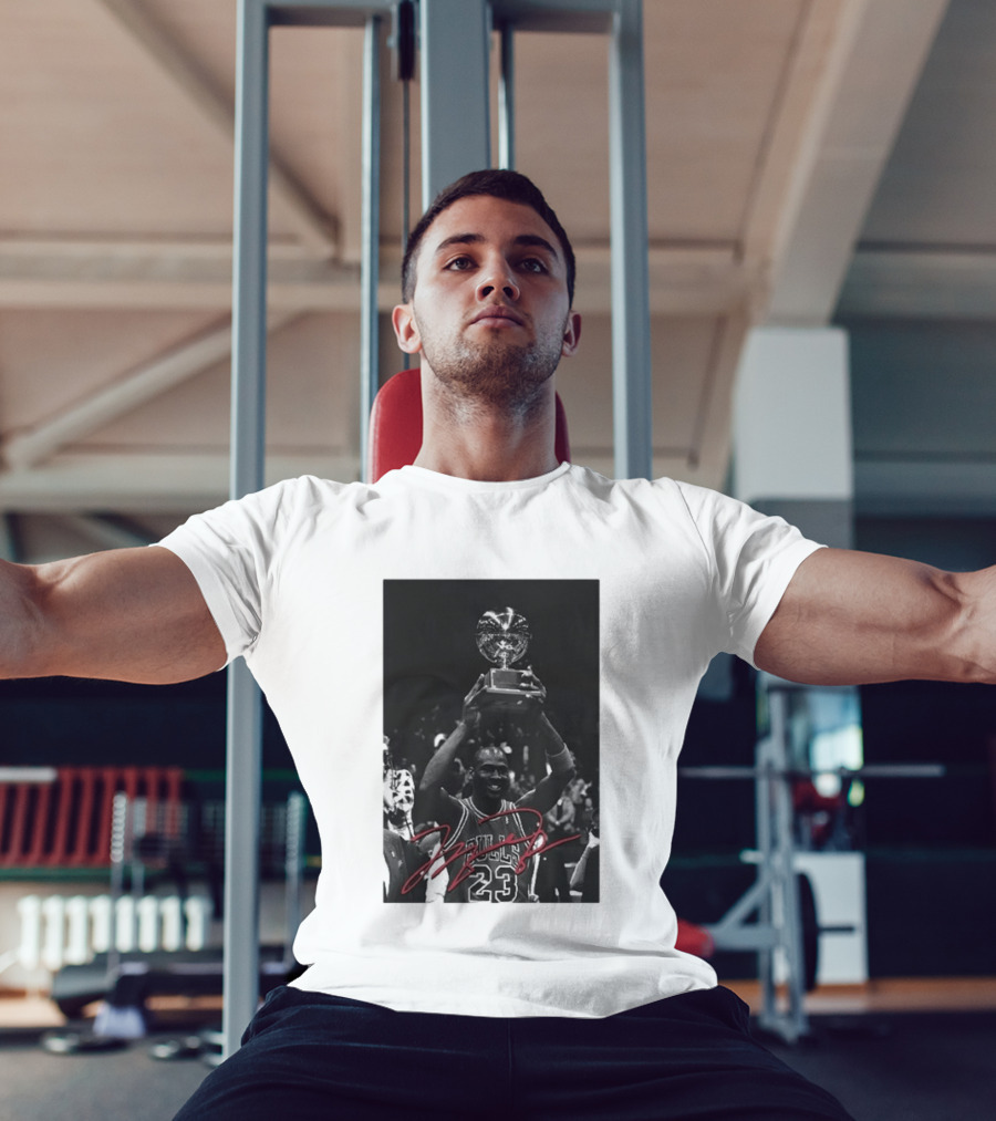 Chicago Bulls Michael Jordan Trophy Victory Celebration Image 23 Signature T-Shirt