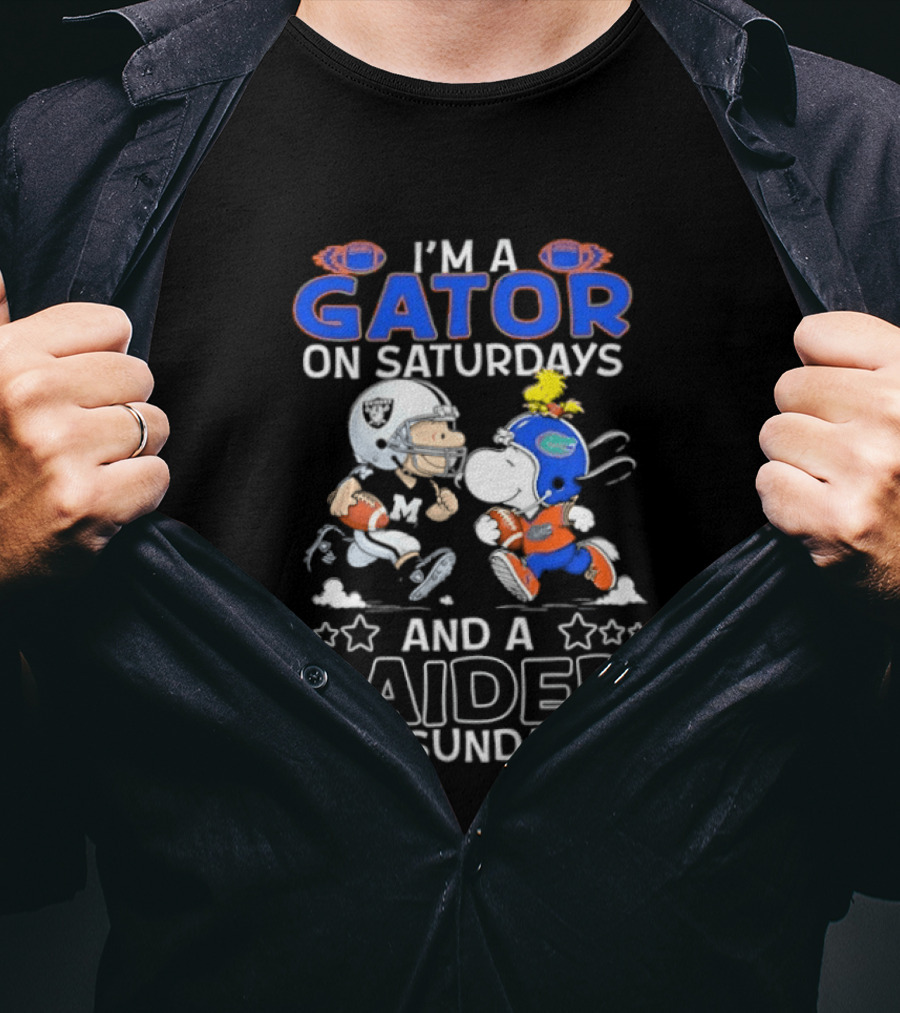 Snoopy And Charlie Brown I'm A Gator On Saturdays And A Raider On Sundays Football Fun Fan Gear T-Shirt