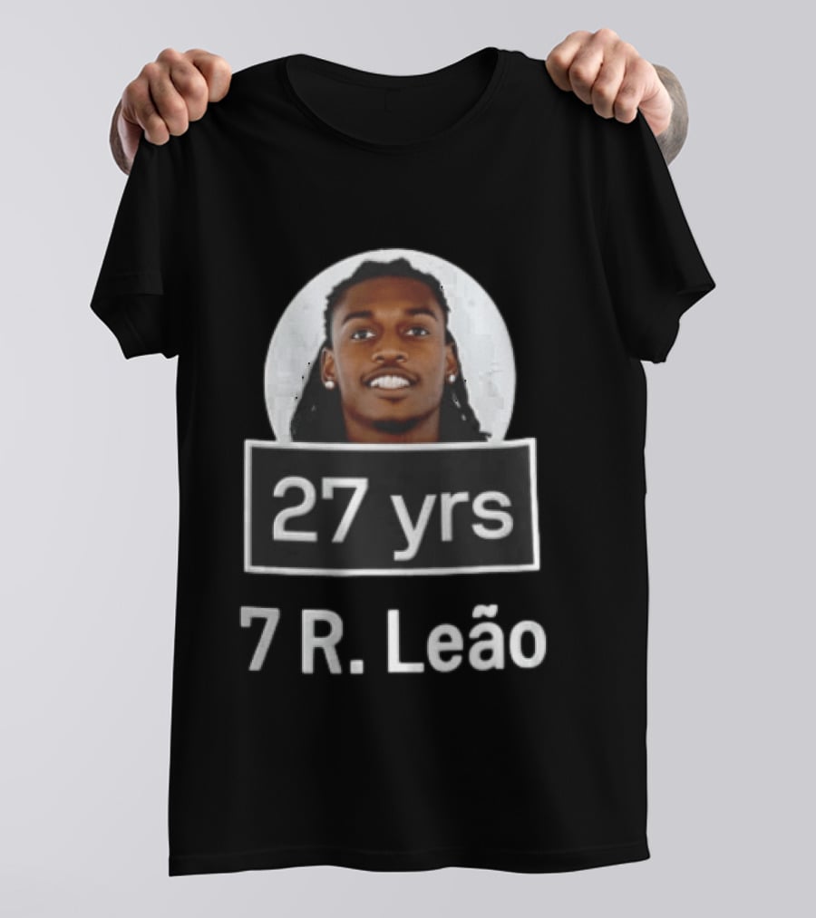 27 Yrs 7 R. Leão T-Shirt