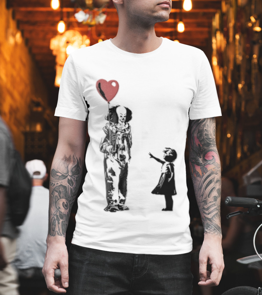Pennywise Clown And Child With Red Heart Balloon T-Shirt