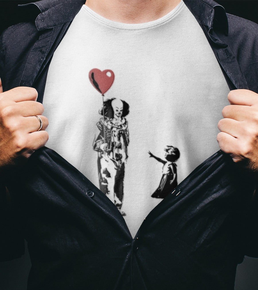 Pennywise Clown And Child With Red Heart Balloon T-Shirt