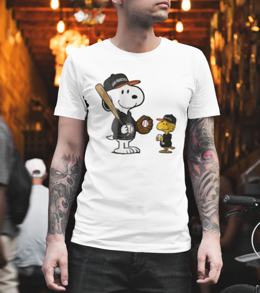San Francisco Giants Snoopy Woodstock Baseball Caps Peanuts Characters T-Shirt
