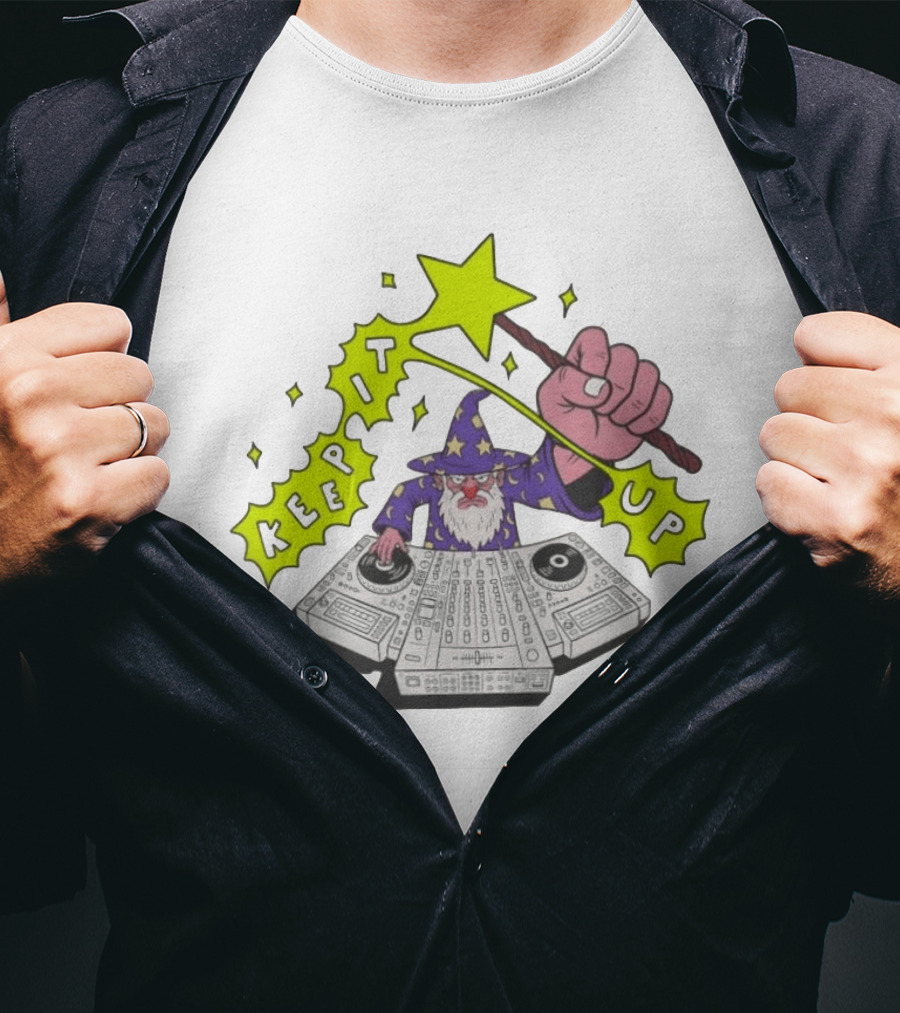 Wizard DJ Keep It Up Music Producer DJing Magic Spell Turntable Controller T-Shirt