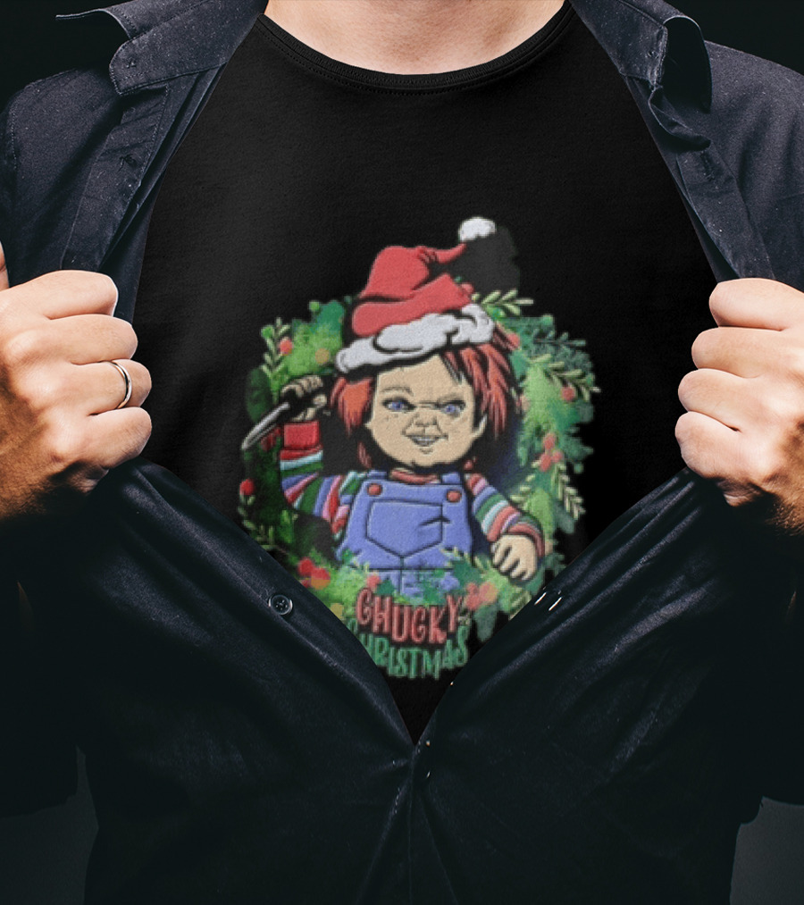 Chucky Christmas Doll Holding Knife In Festive Wreath With Santa Hat T-Shirt