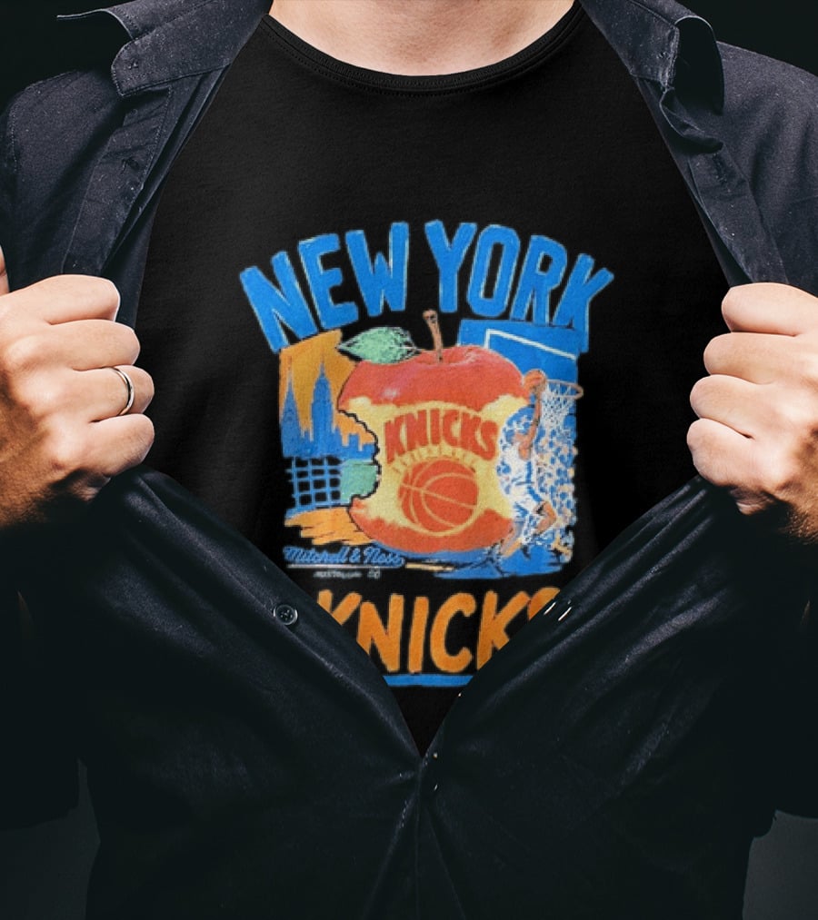 Mitchell & Ness New York Knicks Basketball Big Apple City Skyline T-Shirt