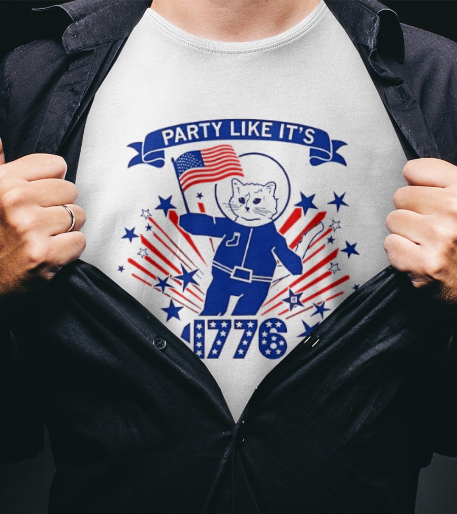 Party Like It's 1776 Cat Astronaut With Flag And Stars T-Shirt