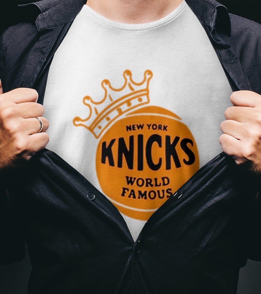New York Knicks NBA Basketball World Famous Crown T-Shirt