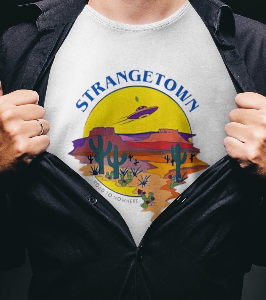 Strangetown Road To Nowhere The Sims Alien UFO Desert Saguaro Cactus T-Shirt