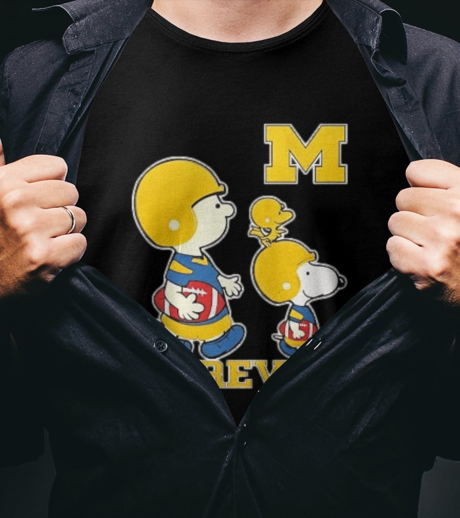 Peanuts Forever Michigan Wolverines M Football Charlie Brown Snoopy Woodstock T-Shirt