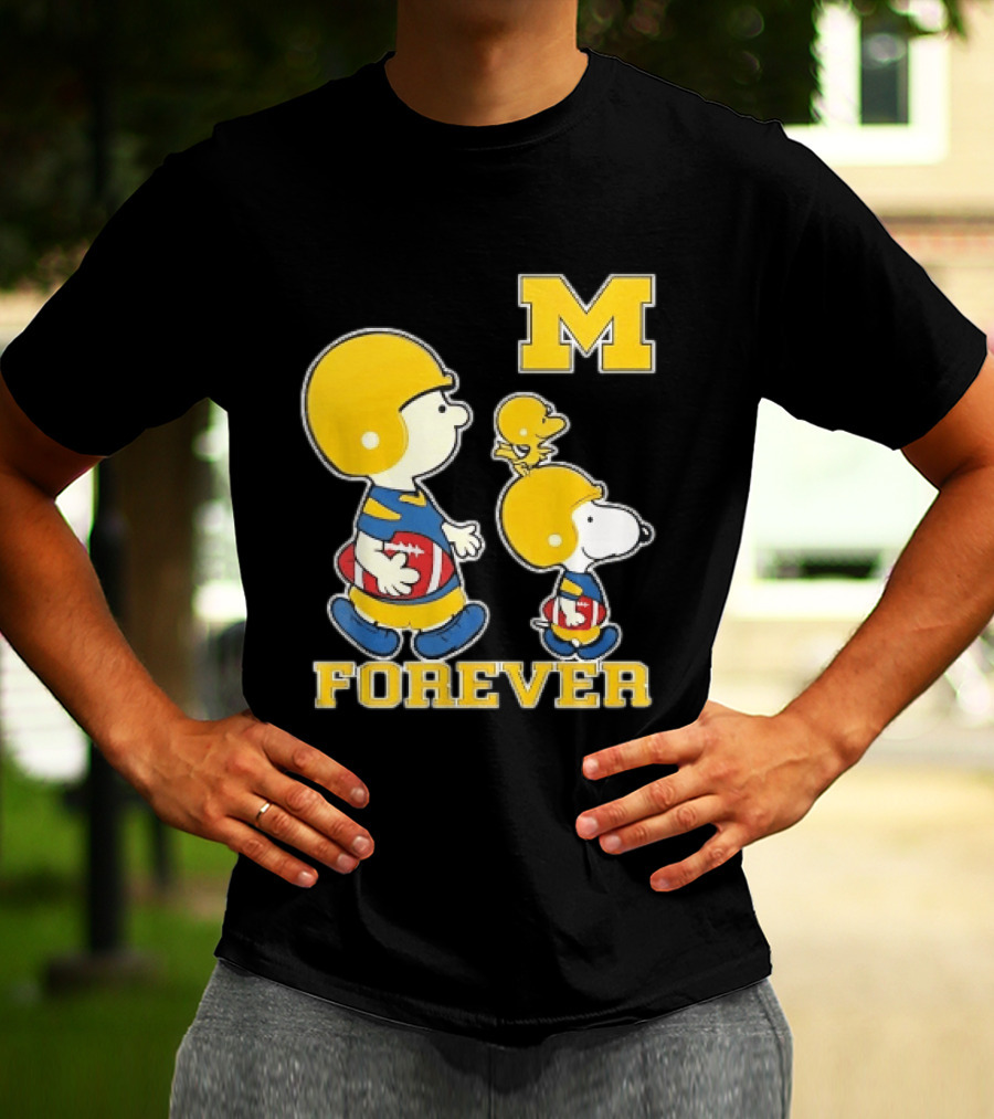Peanuts Forever Michigan Wolverines M Football Charlie Brown Snoopy Woodstock T-Shirt