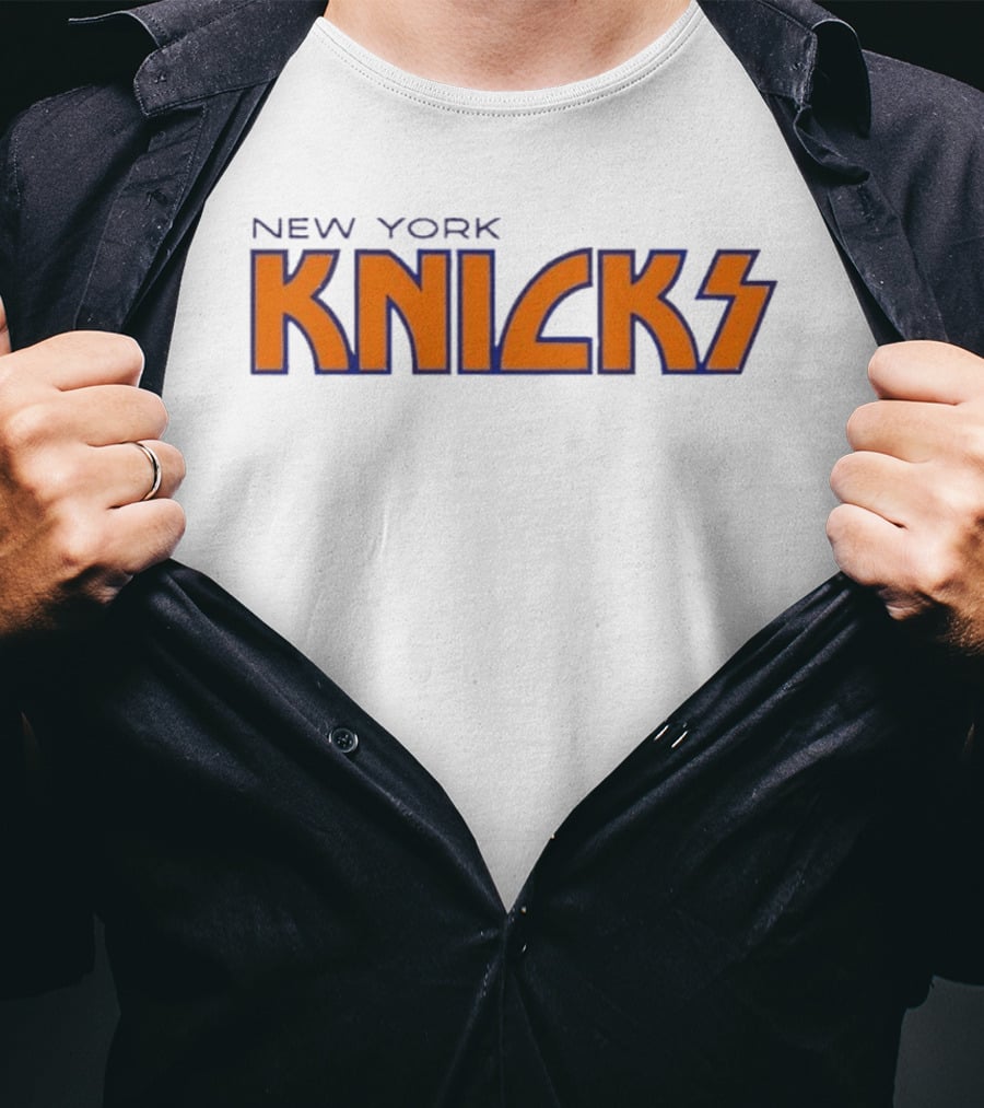 New York Knicks Team Logo Classic NBA Basketball Fan T-Shirt