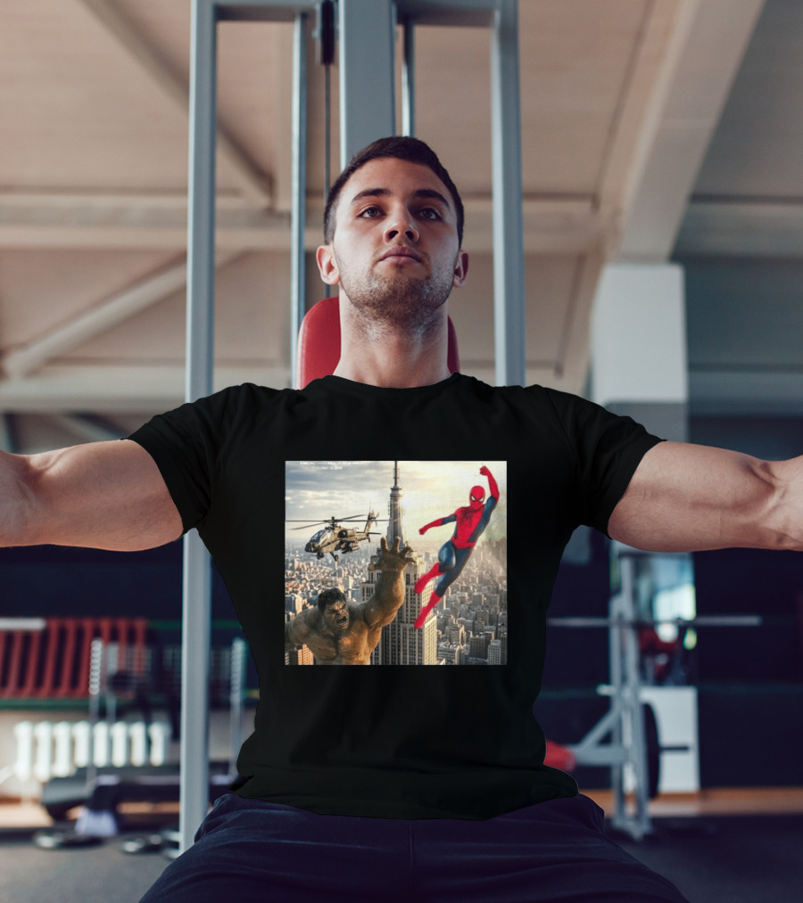 Brand New Day Spider Man And Hulk In Epic New York Battle Scene T-Shirt