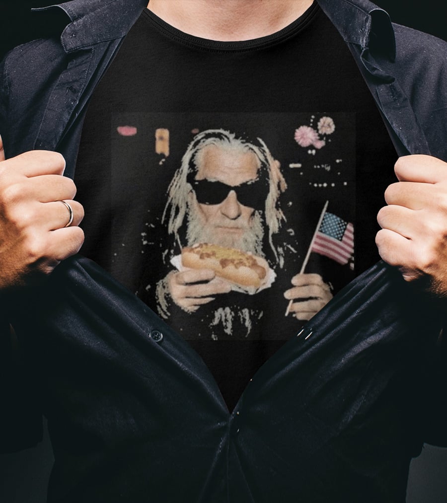 Hot Dog Wizard Holding American Flag Celebrating 4th Of July 2026 T-Shirt