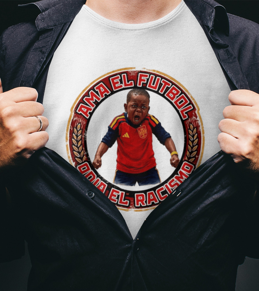 Ama El Futbol Odia El Racismo Niño Con Camiseta Roja Y Azul T-Shirt