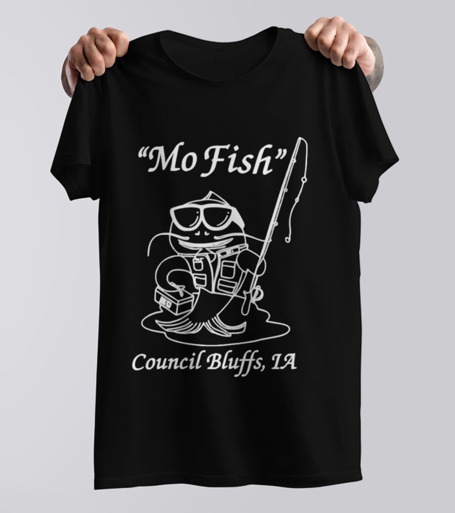 Mo Fish Council Bluffs IA Fishing Catfish With Rod And Tackle Box T-Shirt