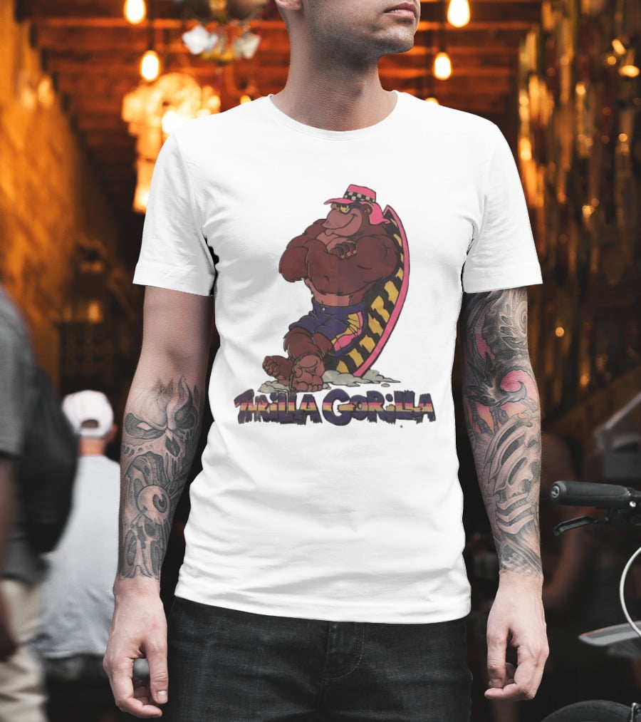 Thrilla Gorilla Town And Country Surf Checkered Hat Surfboard T-Shirt